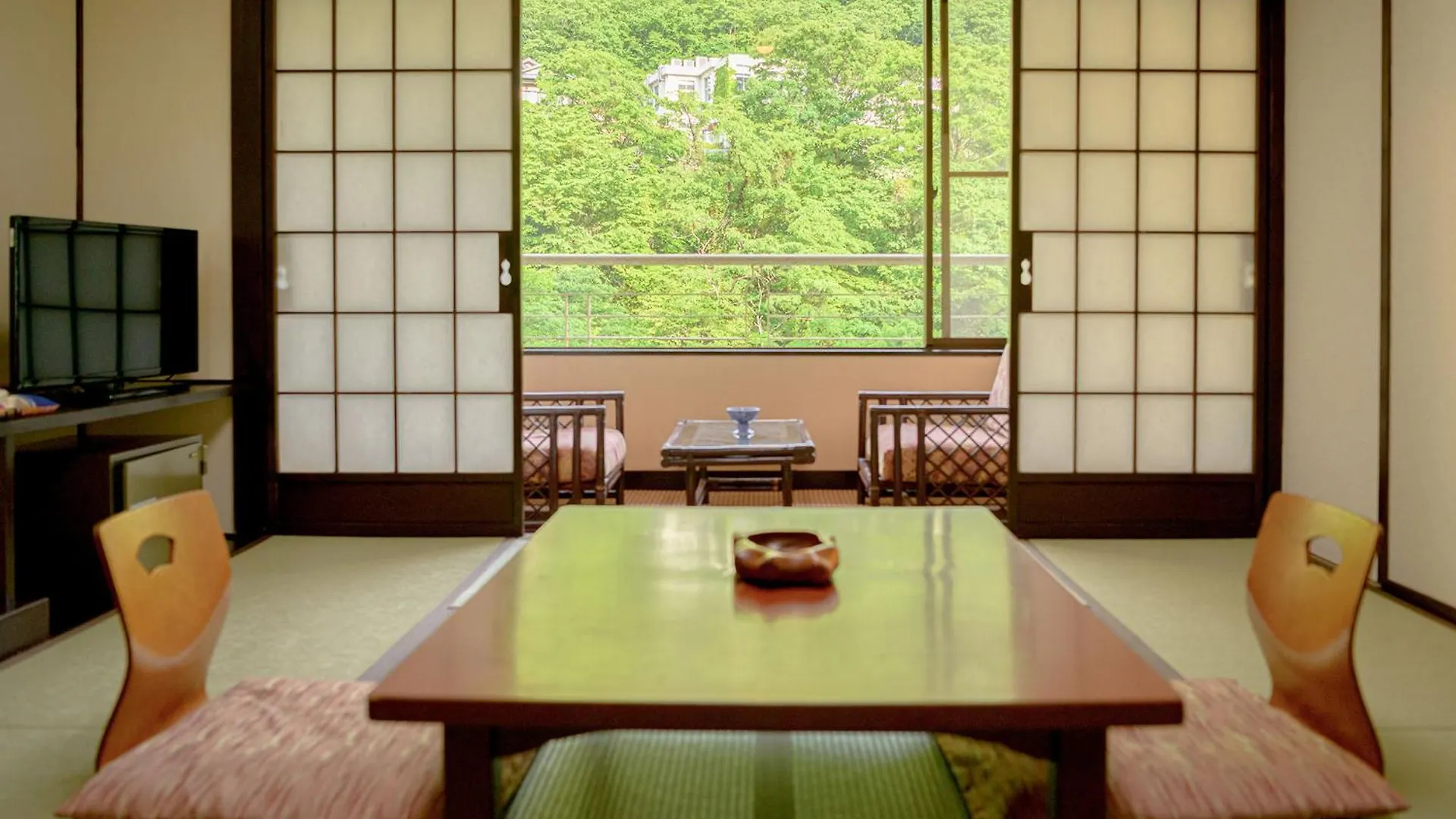 日本で泊まるべき旅館6選:地域別完全ガイド